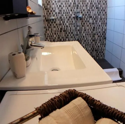 Miranda * Chalki Town