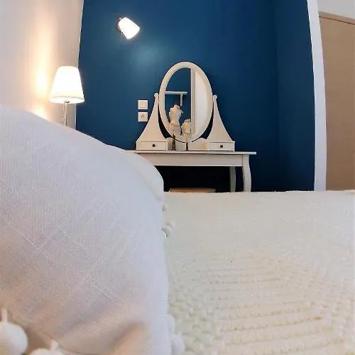 فيلة Miranda Chalki Town